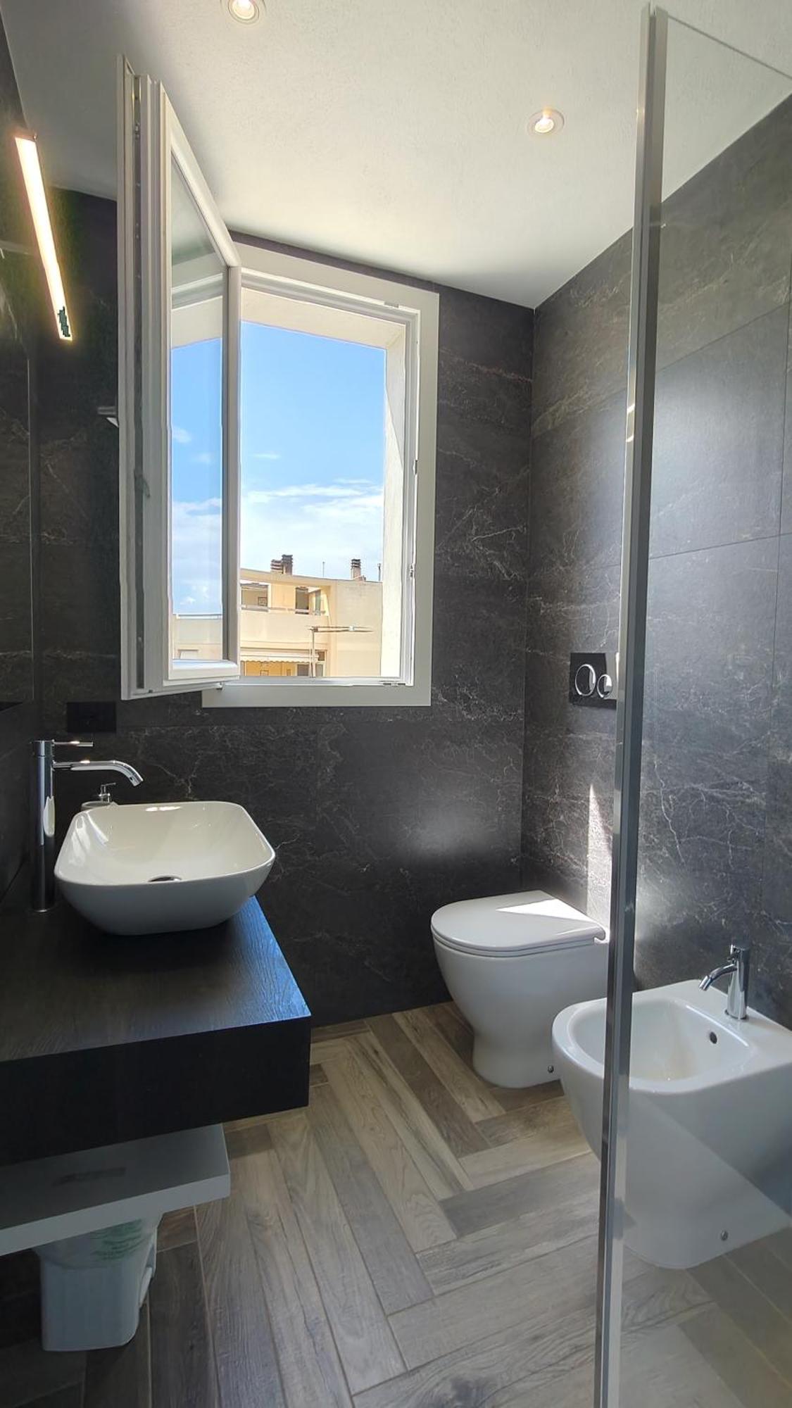 Stanza Idromassaggio 2 Hotel Quartu SantʼElena Екстериор снимка